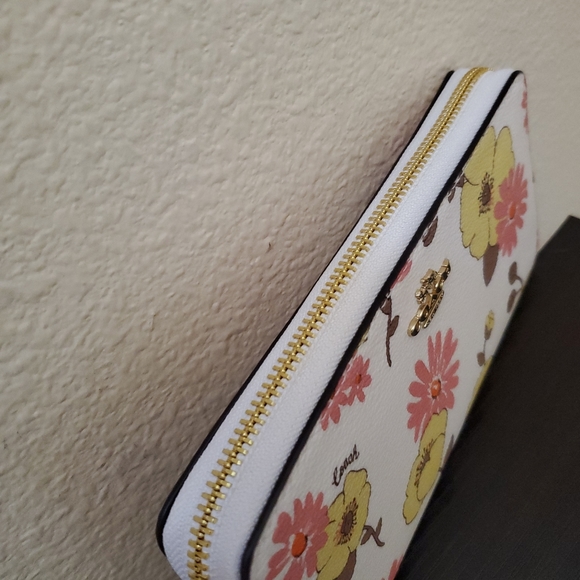 Coach Long Zip Around Wallet With Floral Cluster Print - Picture 9 of 16